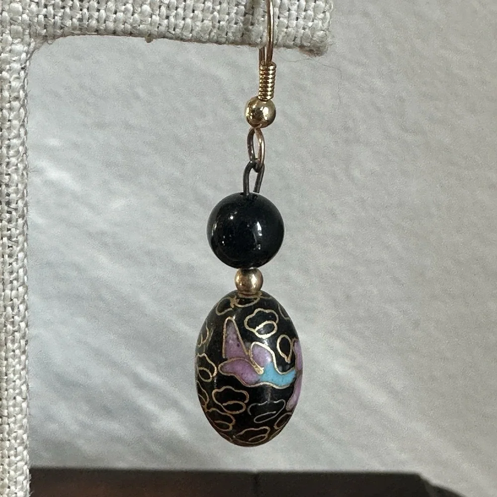 VTG Cloisonné Dangle Hook Earrings 1.875 Inch Black Pink Floral Enamel Bead Gold